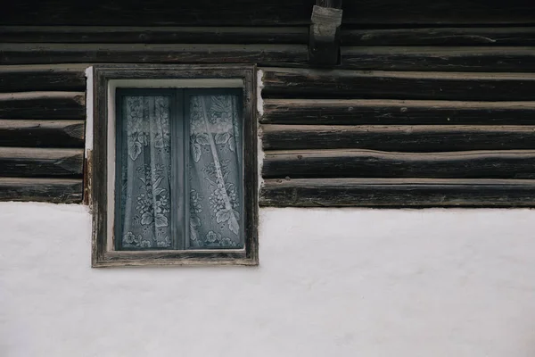 Staré Dřevěné Okno Zdí Dveřmi — Stock fotografie