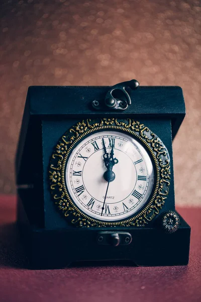 Fondo Festivo Vacaciones Con Reloj Que Muestra Medianoche Víspera Año — Foto de Stock