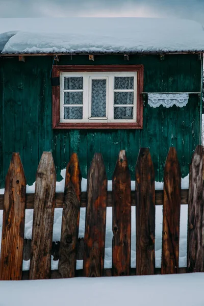 Casas Madeira Abandonadas Alto Das Montanhas Inverno — Fotografia de Stock
