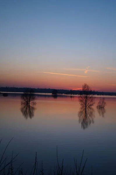 Bahar fotoğraf Klyazma nehrinde