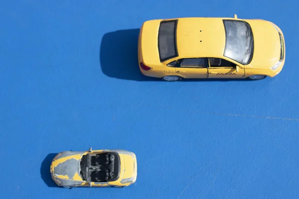 Voitures Jaunes Sur Fond Bleu Parking Disposition Des Voitures Concept — Photo