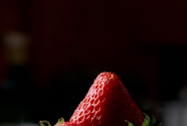 Φράουλες Και Ζαχαρούχο Γάλα Φιλμ 35Mm Ntsc Γκρο Πλαν Νόστιμο — Αρχείο Βίντεο