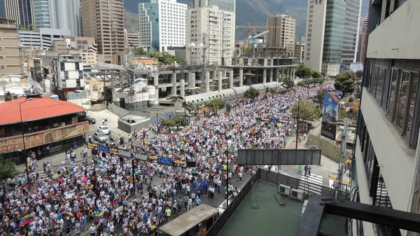 Venezuela 'da özgürlüğün protesto edilmesi. Komünizmle karşı, sosyalizme karşı. Öğrenciler ve insanlar Caracas Venezuela özgürlüğü protesto, yaklaşık Mart 2014