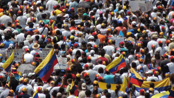 Venezuela 'da özgürlüğün protesto edilmesi. Komünizmle karşı, sosyalizme karşı. Öğrenciler ve insanlar Caracas Venezuela özgürlüğü protesto, yaklaşık Mart 2014
