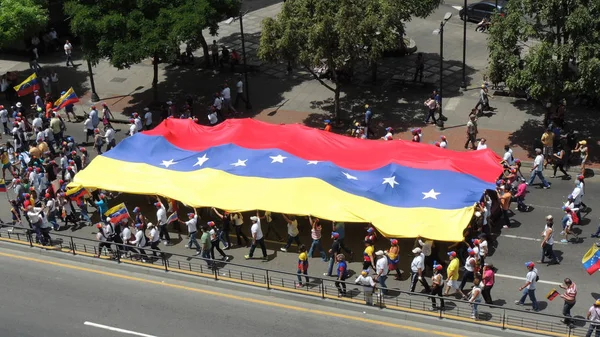 Venezuela 'da özgürlüğün protesto edilmesi. Komünizmle karşı, sosyalizme karşı. Öğrenciler ve insanlar Caracas Venezuela özgürlüğü protesto, yaklaşık Mart 2014