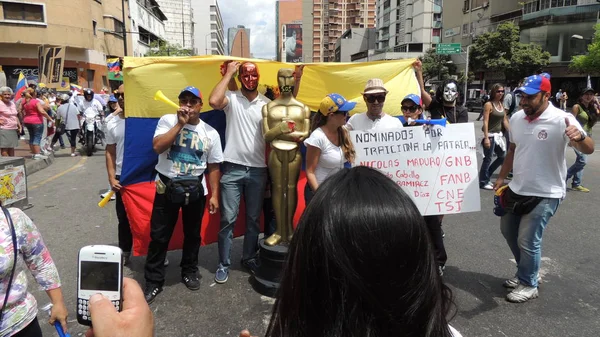 ベネズエラの自由のための抗議 共産主義に反して 社会主義に対して 2014年3月 ベネズエラのカラカスで自由に抗議する学生と人々 — ストック写真