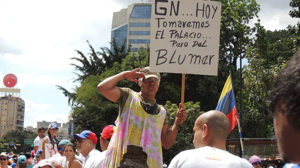 ベネズエラの自由のための抗議 共産主義に反して 社会主義に対して 2014年3月 ベネズエラのカラカスで自由に抗議する学生と人々 — ストック写真