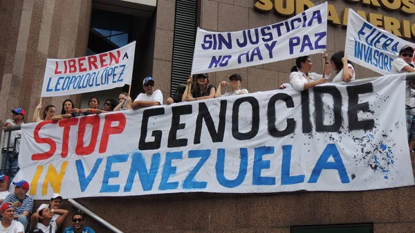 Venezuela 'da özgürlüğün protesto edilmesi. Komünizmle karşı, sosyalizme karşı. Öğrenciler ve insanlar Caracas Venezuela özgürlüğü protesto, yaklaşık Mart 2014