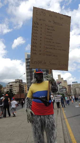 Venezuela 'da özgürlüğün protesto edilmesi. Komünizmle karşı, sosyalizme karşı. Öğrenciler ve insanlar Caracas Venezuela özgürlüğü protesto, yaklaşık Mart 2014