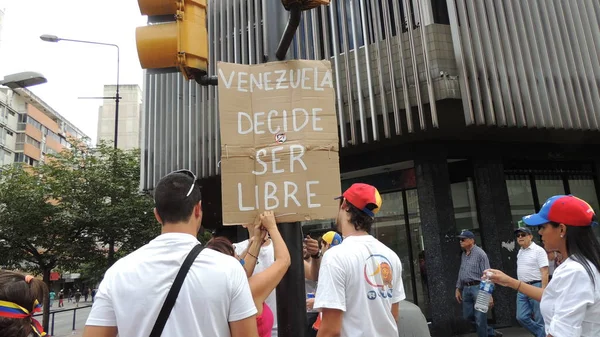 ベネズエラの自由のための抗議 共産主義に反して 社会主義に対して 2014年3月 ベネズエラのカラカスで自由に抗議する学生と人々 — ストック写真