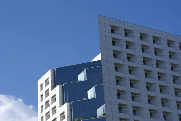 Modern bir binanın veya ultramodern tarzın görüntüsü