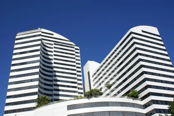 Modern bir binanın veya ultramodern tarzın görüntüsü