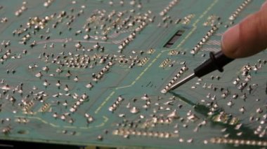 Dijital çokölçer ile elektronik panoda çalışmak