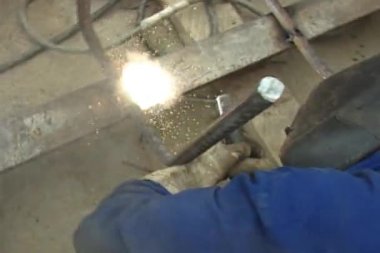 İnşaatta Çalışan Adamlar. İnşaatta işçi sahneleri ve çalışma faaliyetleri