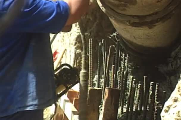 Mannen Aan Het Werk Bouw Werknemers Scènes Werkzaamheden Bouw — Stockvideo