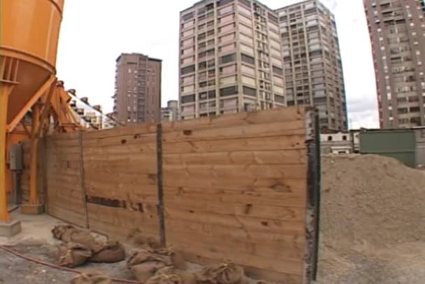 建設中の男性工事における労働者のシーンと作業活動 — ストック動画