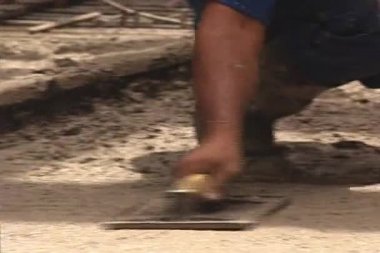 İnşaatta Çalışan Adamlar. İnşaatta işçi sahneleri ve çalışma faaliyetleri