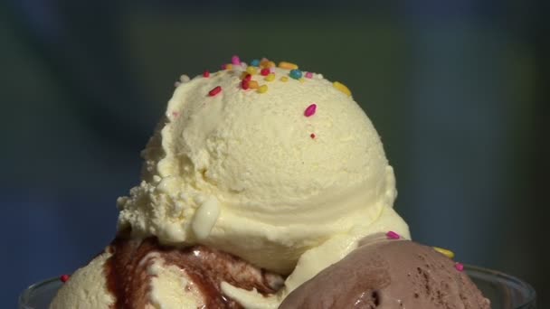 アイスクリーム マルチカラーのカップケーキ — ストック動画
