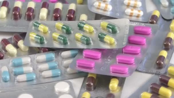Κυψέλες Φάρμακο Περιστρέφεται Λευκό Φόντο — Αρχείο Βίντεο