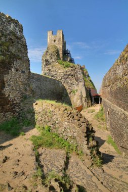 Bohemya Cenneti 'ndeki Trosky Kalesi