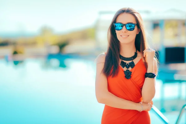 Trendy Woman Wearing Statement Necklace Sunglasses Pool — Stock Photo, Image