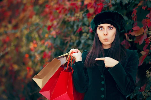 Autumn Fashion Girl Shopping Bags Outdoors — Stok Foto