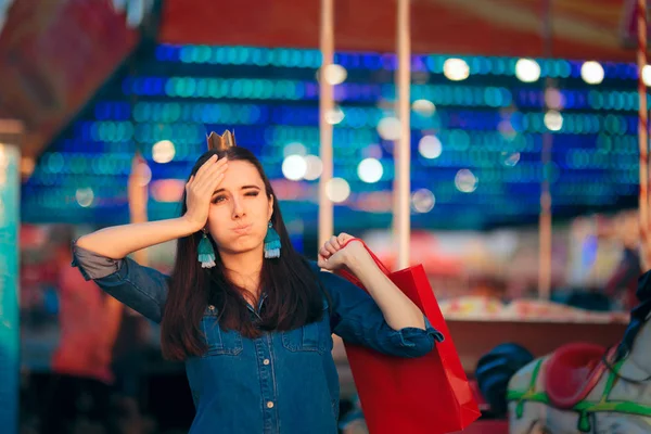 Funny Girl Nöjesparken Glömmer Att Köpa Något — Stockfoto