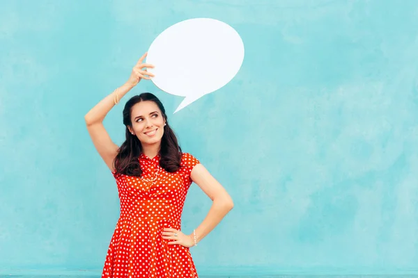 Fille Rétro Avec Bulle Parole Faisant Une Annonce — Photo