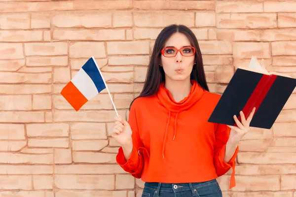 Estudiante Con Bandera Aprendizaje Libros Lengua Extranjera — Foto de Stock