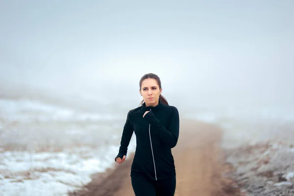 Trött Vinter Löpare Jogging Utsidan Kallt Väder — Stockfoto