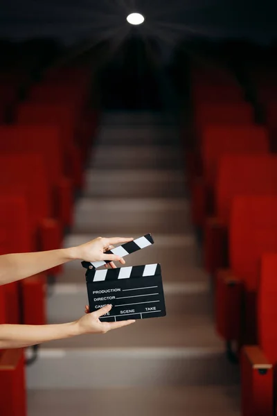 Réalisateur Hands Holding Movie Clapper Cinéma — Photo
