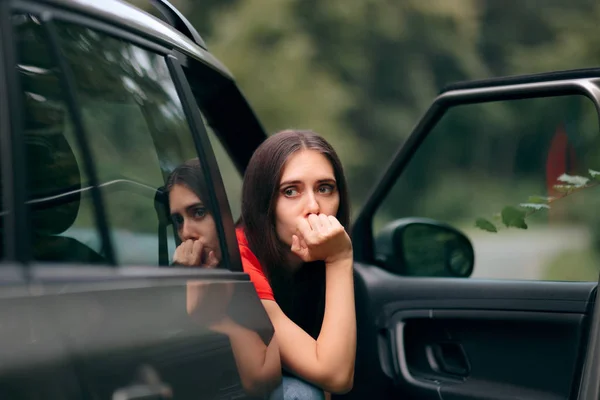 Auto Zieke Reizen Vrouw Met Bewegingsziekte Symptomen — Stockfoto