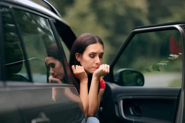 Auto Zieke Reizen Vrouw Met Bewegingsziekte Symptomen — Stockfoto