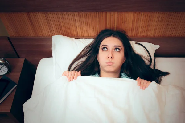 Mujer Con Insomnio Que Tiene Problemas Para Dormir — Foto de Stock