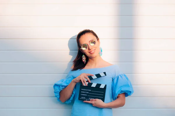 Cool Actress Holding Movie Clapper Ready Film — Stock Photo, Image