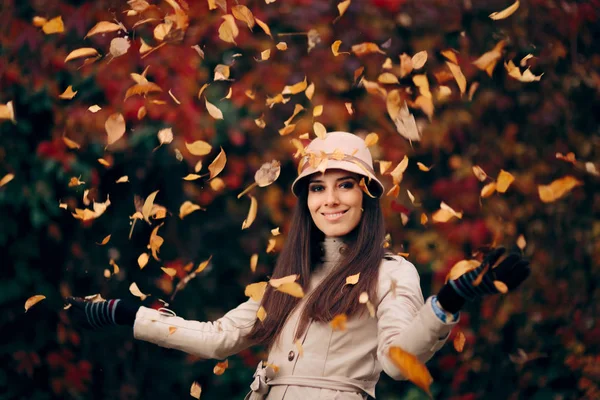 Happy Woman Throwing Autumn Leaves Enjoying Nature — Stock Photo, Image