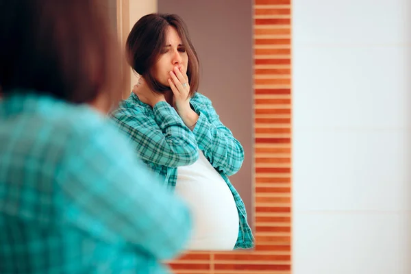 Těhotná Žena Zubem Bolavé Dásně — Stock fotografie
