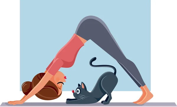 Grappig Meisje Oefening Naast Haar Kat Yoga Mat — Stockvector