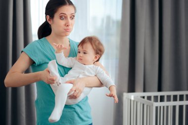 Stresli Anne Yaramaz Aktif Bebek Yorgun Hissediyor