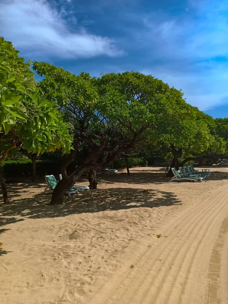 Piękną Teksturę Piasku Tworzy Gładkie Linie Plaży Oceanu Indyjskiego Nusa — Zdjęcie stockowe