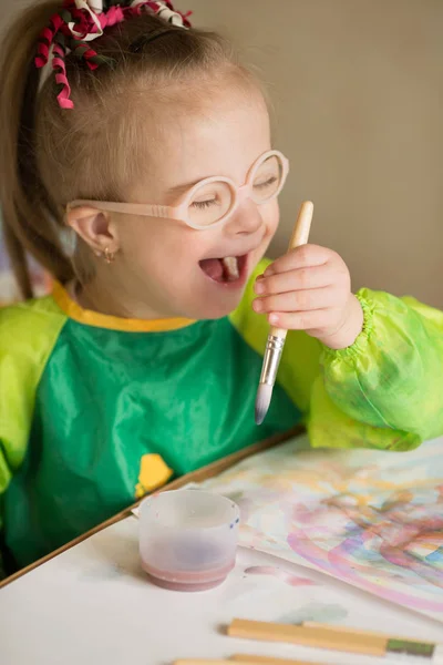 Schönes Mädchen Mit Syndrom — Stockfoto