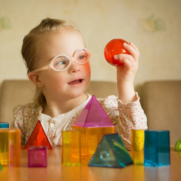 Girl Syndrome Playing Geometrical Shapes — Stock Photo, Image