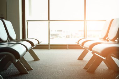 boş sandalye Havalimanı terminal. bekleme yeri koltuk