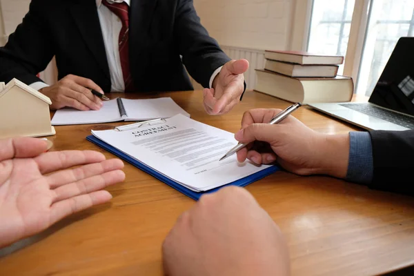 Businessman Signing Contract Agreement Realtor Buying Selling Renting Real Estate — Stock Photo, Image