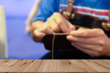 Usta dikiş yapma deri çanta. El yapımı Diy el sanatları Atölyesi