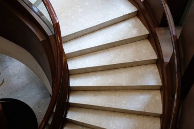 merdiven iç mimarlık. hotel resort dairesel klasik merdiven.