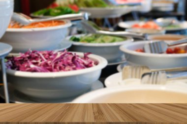 sebze yemekleri büfe restoran otelin catering. Ziyafet olay görüntüleme ürün için ahşap masa ile yemek yeme