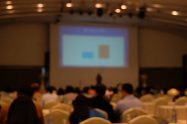 Seyirci ve seminer konferans salonunda sahne. arka plan bulanıklık