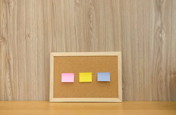 Sticky Notes Paper Reminder Cork Board Wooden Desk Bulletin Corkboard — Stock Photo, Image
