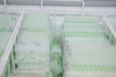 DNA örneği bilimsel biyoteknoloji biiology laboratuvar içinde bitki. arka plan bulanıklık